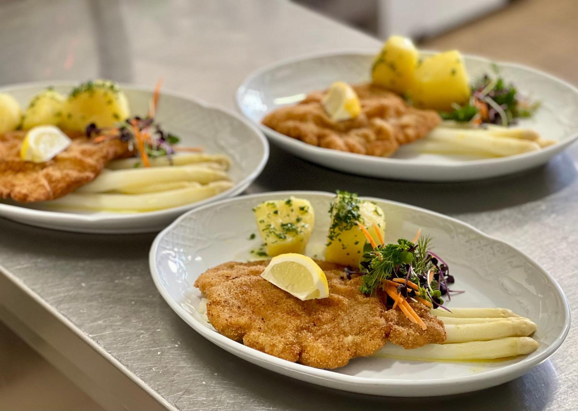 Traditionsgasthaus Goldener Loewe Riesa Restaurant & Pension Εξωτερικό φωτογραφία